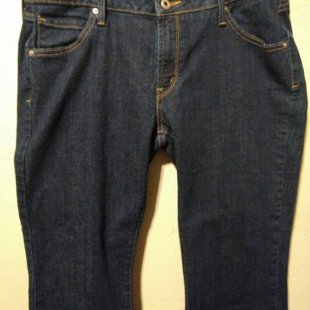 BOGO** Levi jeans - Picture 6 of 8